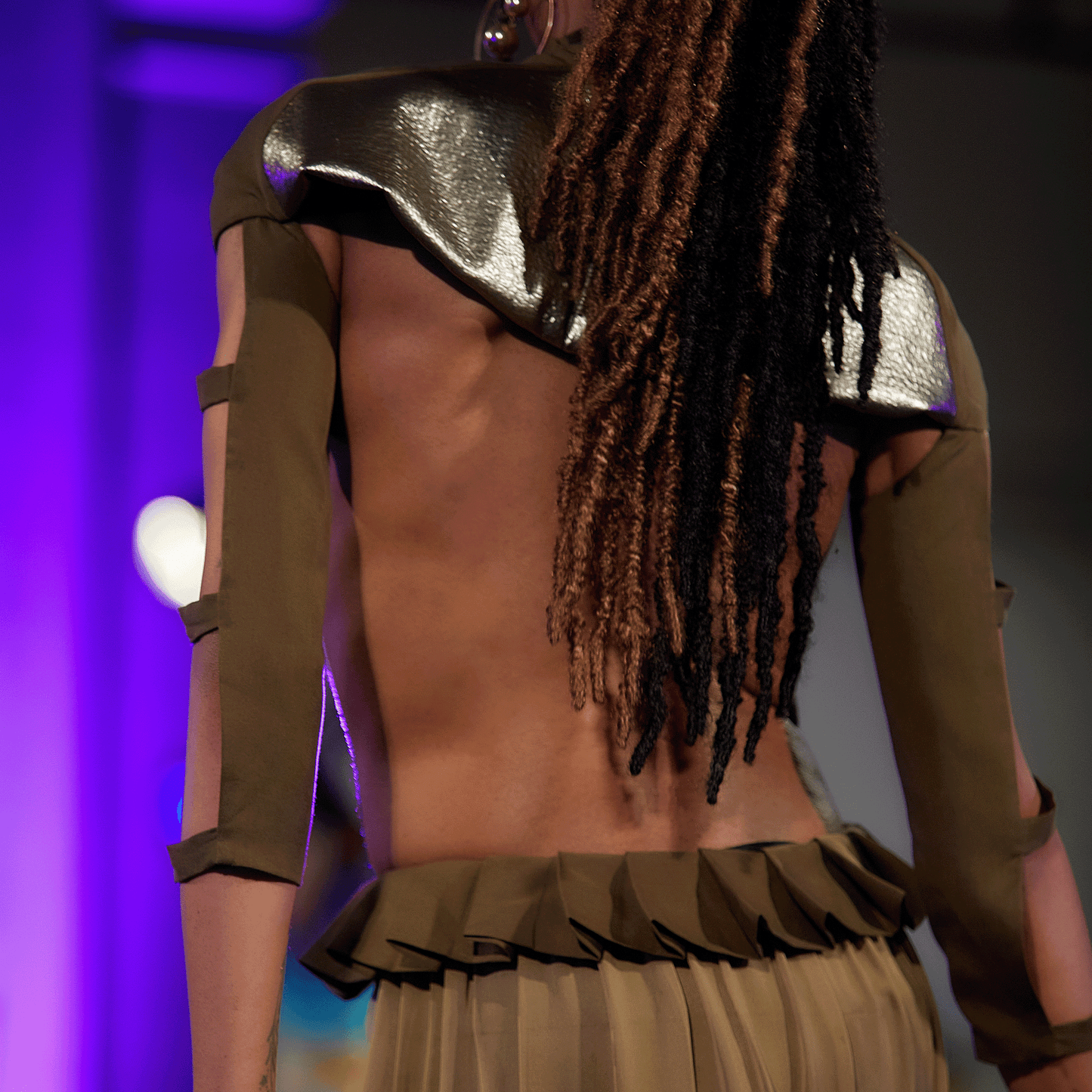 Vented Long-Sleeve Crop Top - LLESSUR NYC